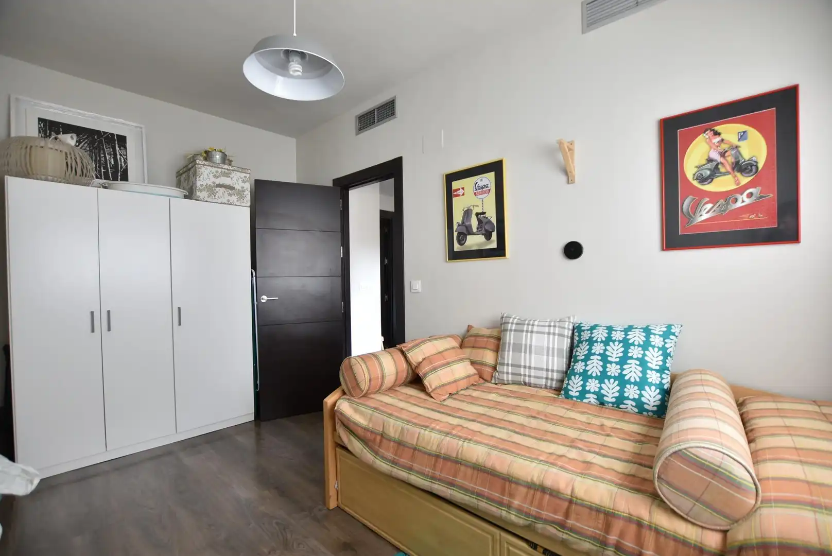 Bedroom of Flat for rent in Granada  with Air Conditioner, Heating and Furnished