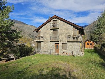 House for sale in Calle Nucleo De Altron
