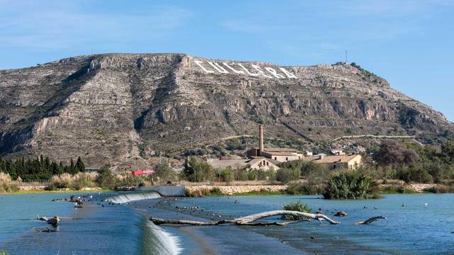 Garaje en Venta en Calle METGE J GARCES en Pueblo de Cullera