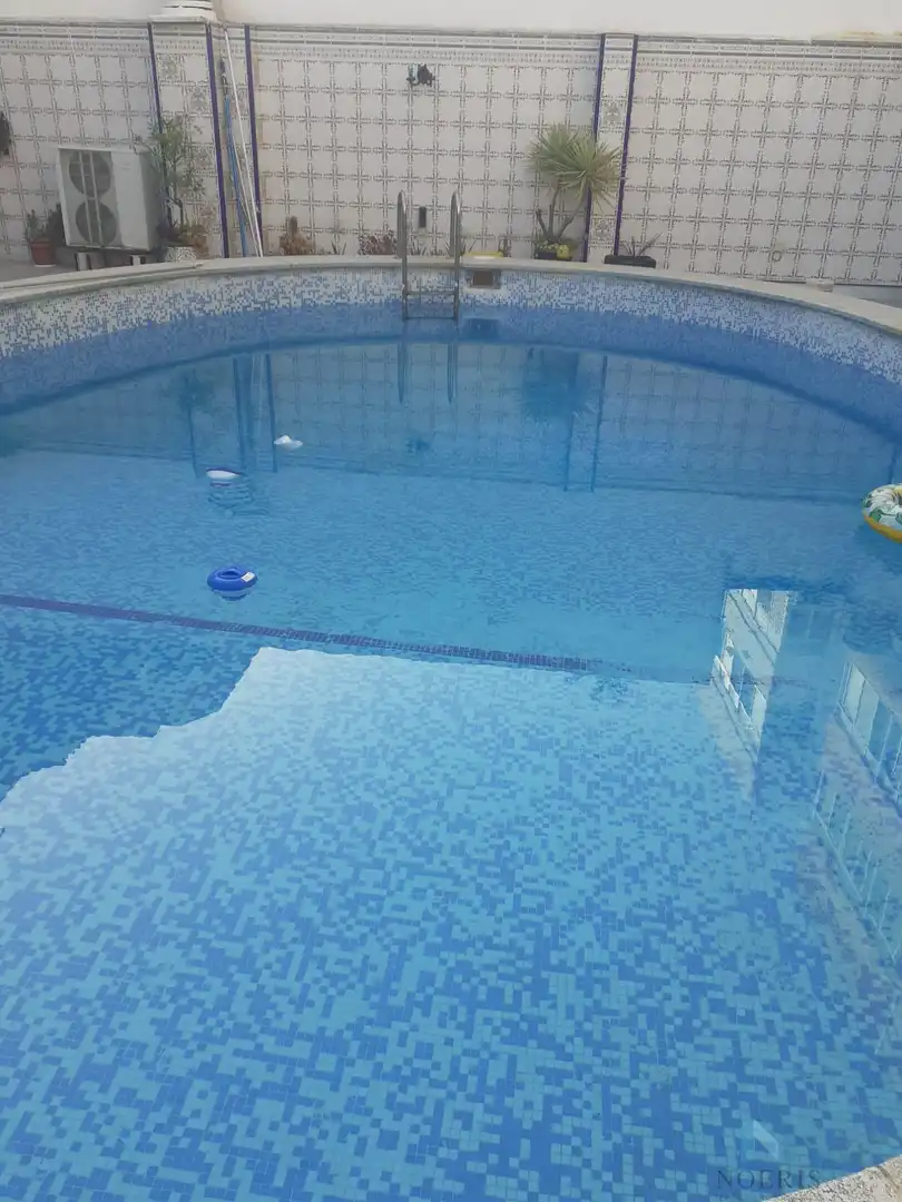 Swimming pool of Flat for share in Picassent  with Terrace and Furnished