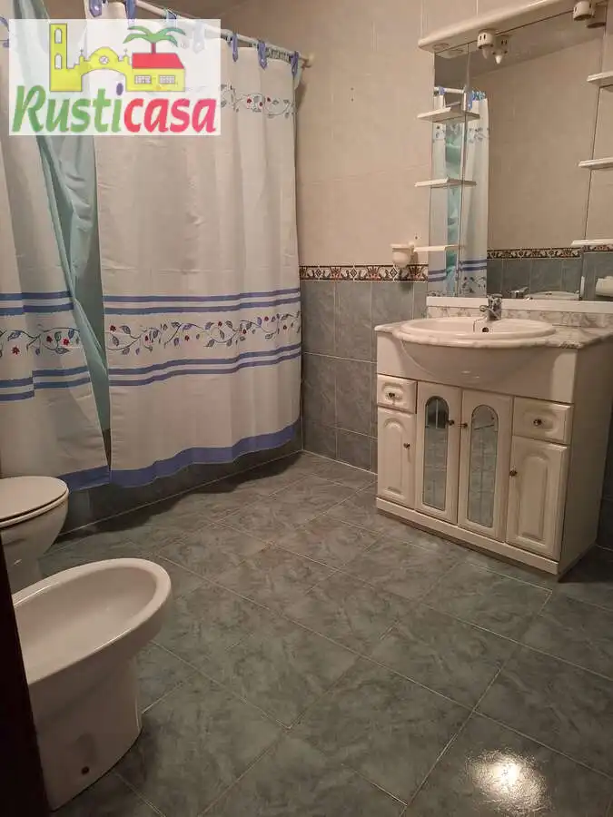 Badezimmer von Wohnung zum Verkauf in Bailén mit Klimaanlage, Möbliert und Balkon