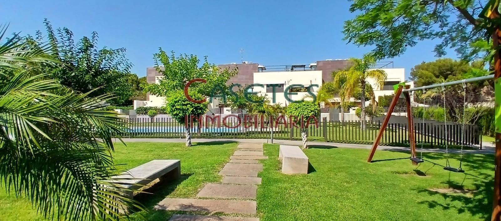 Vista exterior de Casa adosada en venda en Paterna amb Aire condicionat, Calefacció i Jardí privat