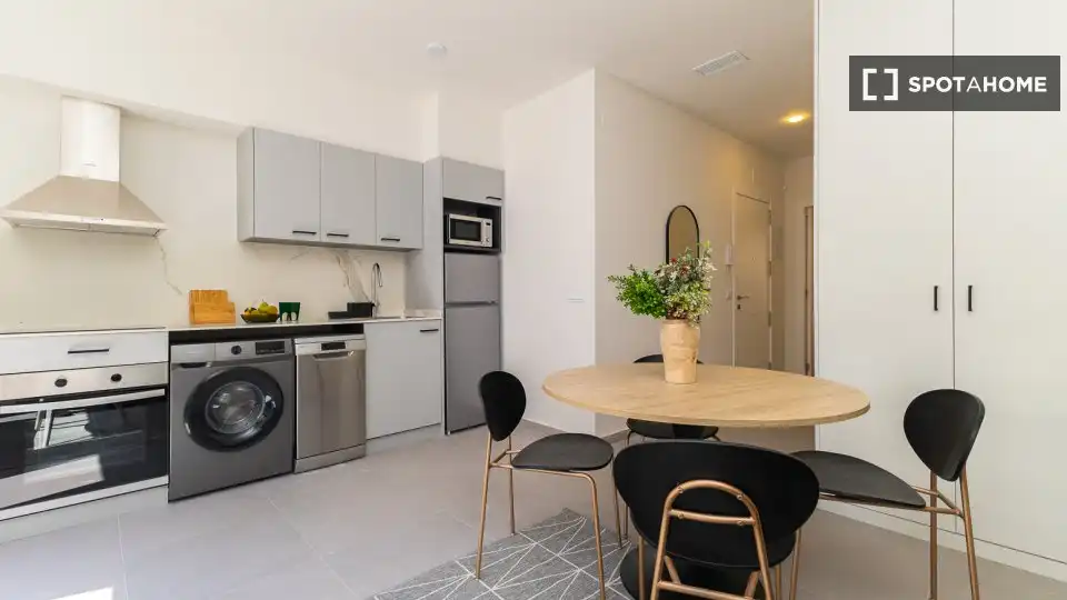 Cocina de Piso de alquiler en Valencia con Aire acondicionado, Calefacción y Amueblado