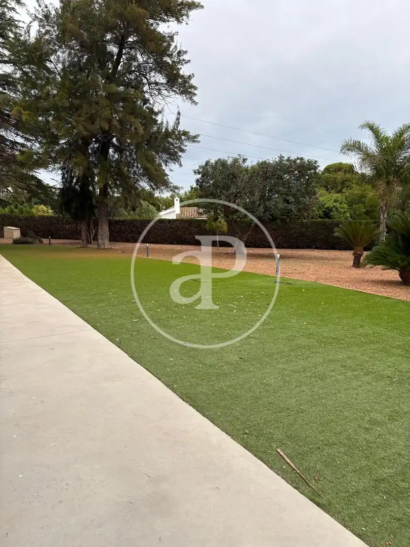 Parking of Houses for rent in Torrent  with Air Conditioner, Heating and Private garden