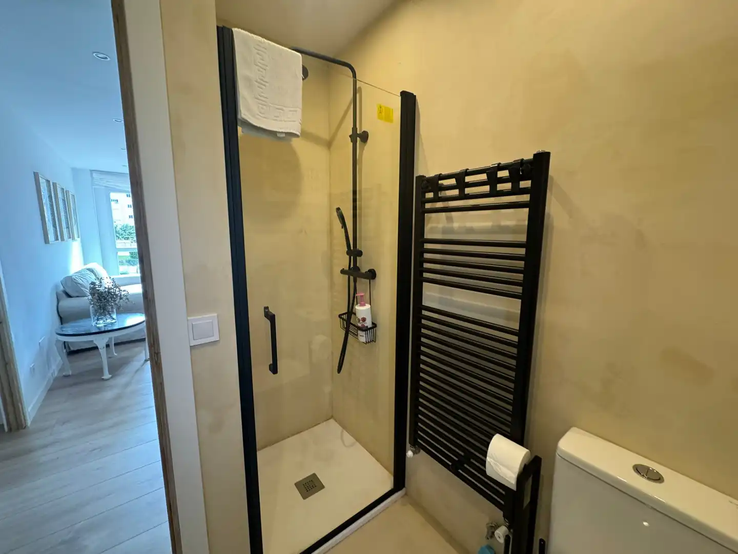 Badezimmer von Wohnung zur Miete in Santander mit Klimaanlage, Heizung und Parkett