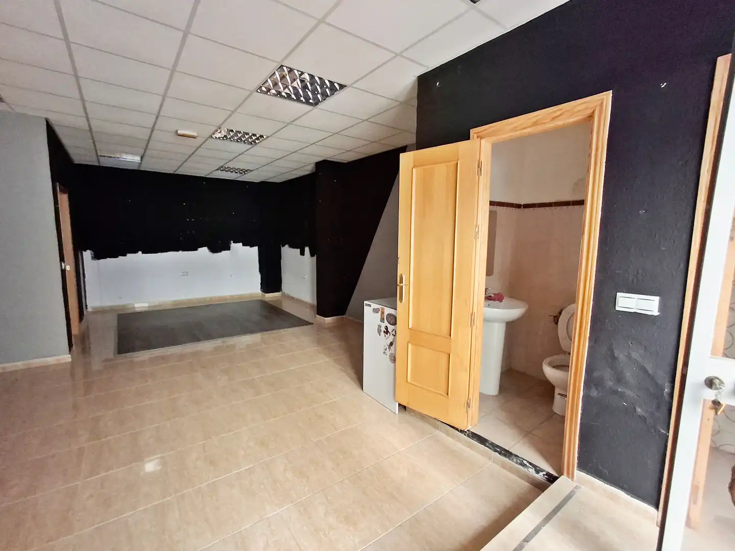 Local comercial en alquiler en Calle Canalejas