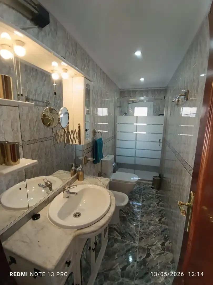 Baño de Piso de alquiler en Granada con Balcón