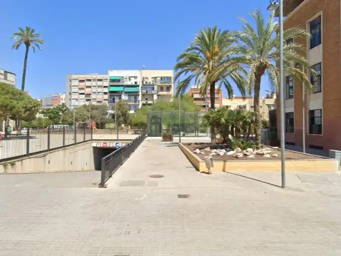 Vista exterior de Garatge de lloguer en L'Hospitalet de Llobregat amb Alarma
