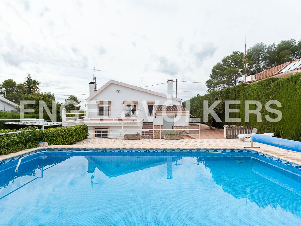 Exterior view of House or chalet for sale in Mogente / Moixent  with Air Conditioner, Heating and Swimming Pool