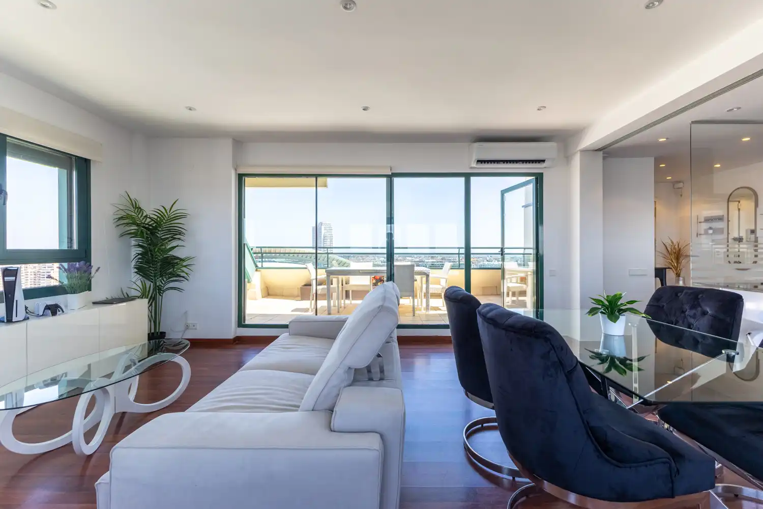 Living room of Attic for rent in Valencia  with Air Conditioner, Heating and Parquet flooring