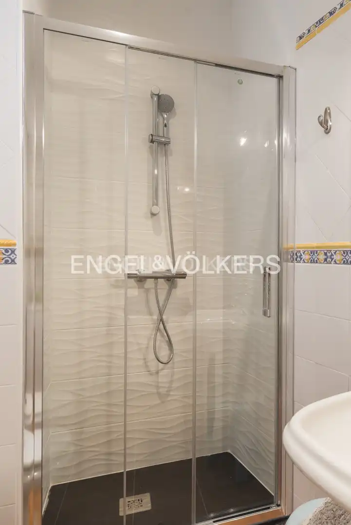Bathroom of Flat for rent in Madrid  with Air Conditioner, Heating and Furnished