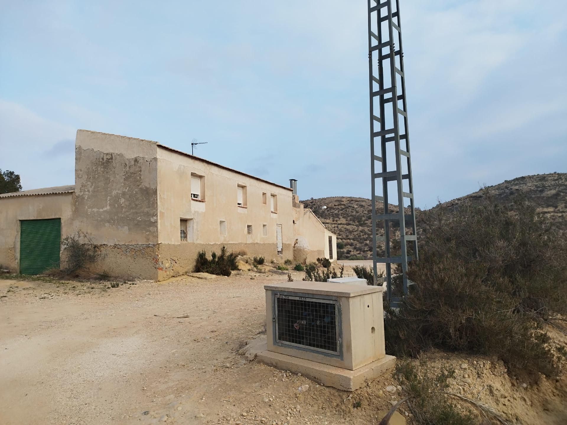 Vista exterior de Casa o xalet en venda en Elche / Elx amb Jardí privat, Terrassa i Traster