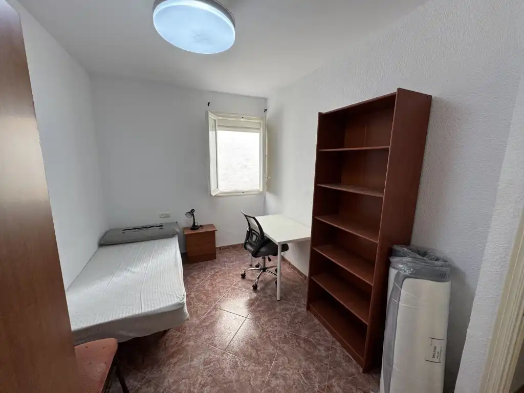 Wohnung zur Miete in Calle Infanta Doña Maria, Ciudad Jardín - Zoco