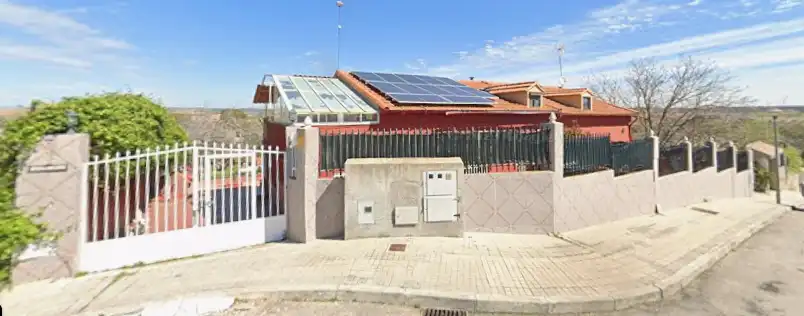 Chalet con jardín en venta en Calle del Verderón