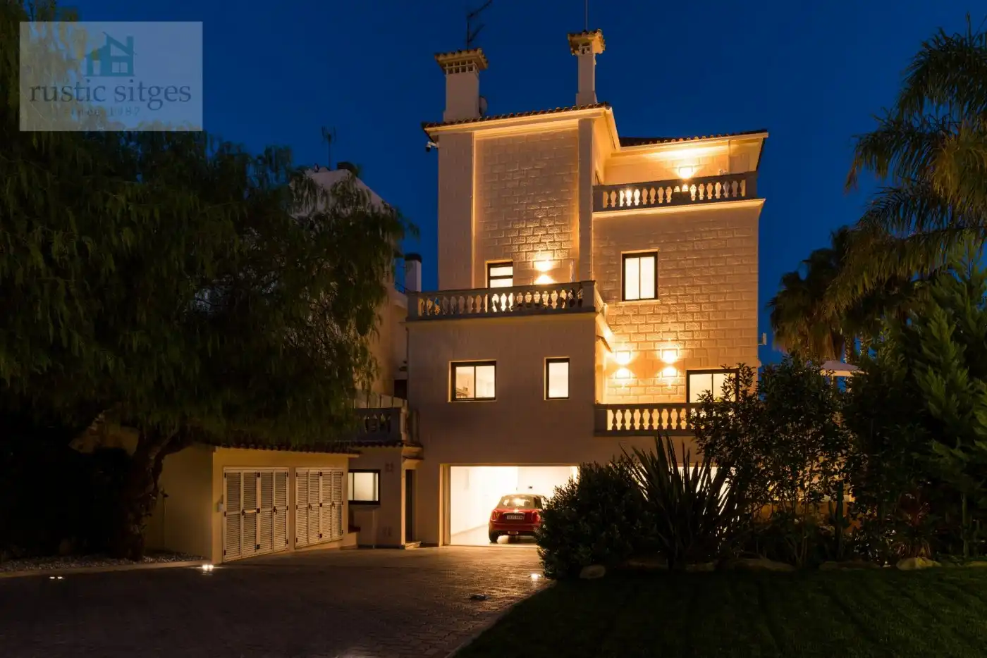 Vista exterior de Casa o xalet en venda en Sitges amb Aire condicionat, Calefacció i Jardí privat