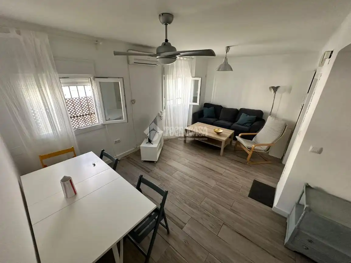 Sala d'estar de Pis de lloguer en Sevilla amb Aire condicionat