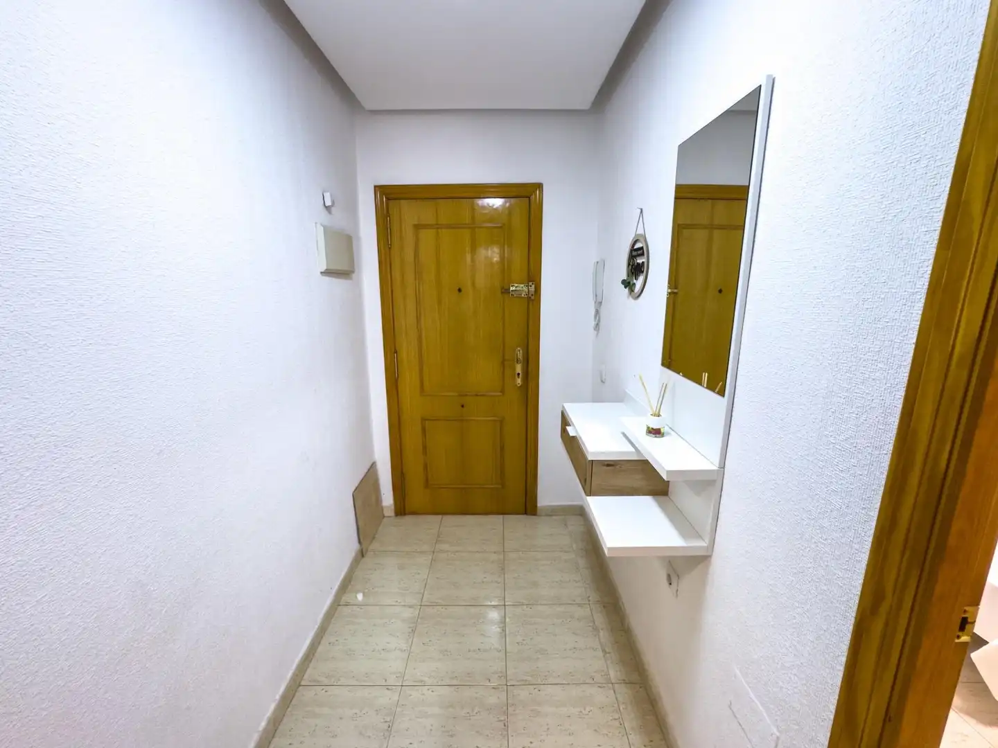 Bany de Apartament de lloguer en Torrevieja amb Aire condicionat, Calefacció i Terrassa