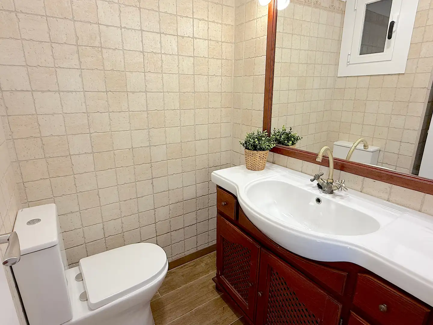 Baño de Piso en venta en Rubí con Calefacción, Parquet y Terraza