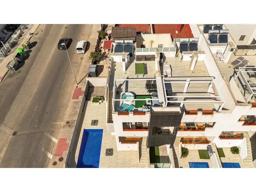 Bungalow mit Terrasse zum Verkauf in Calle Panticosa, imagen 2
