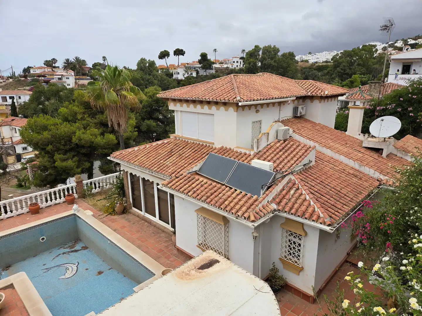 Vista exterior de Casa o chalet en venta en Vélez-Málaga con Aire acondicionado, Jardín privado y Terraza