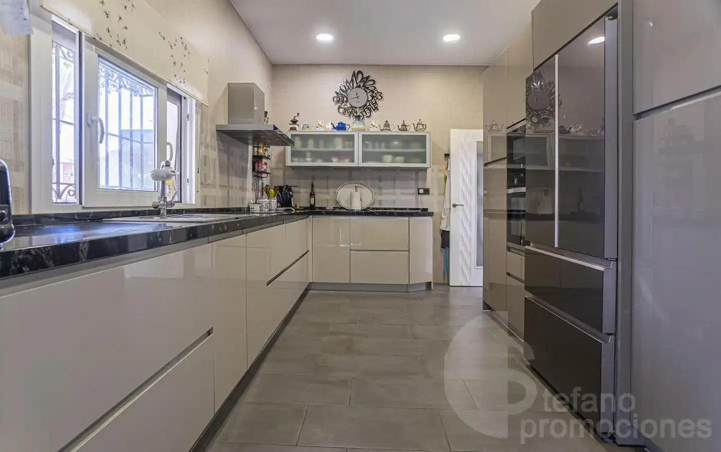 Kitchen of Houses for sale in Málaga  with Air Conditioner, Heating and Private garden
