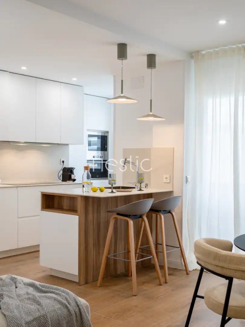 Cuina de Apartament de lloguer en Madrid amb Aire condicionat, Calefacció i Terrassa
