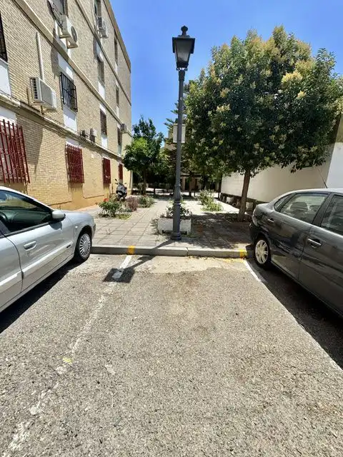 Parking de Piso en venta en Sevilla con Aire acondicionado