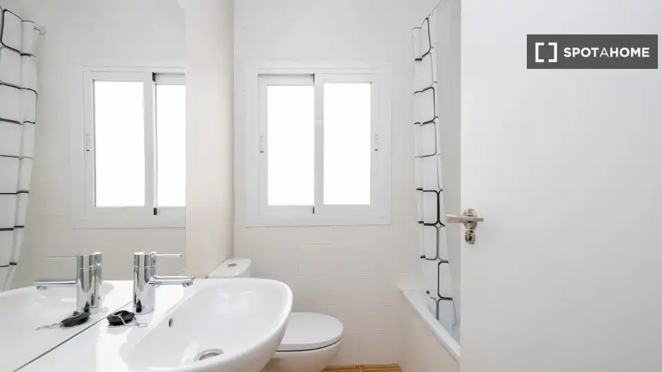 Baño de Apartamento para compartir en Escúzar con Aire acondicionado, Terraza y Amueblado