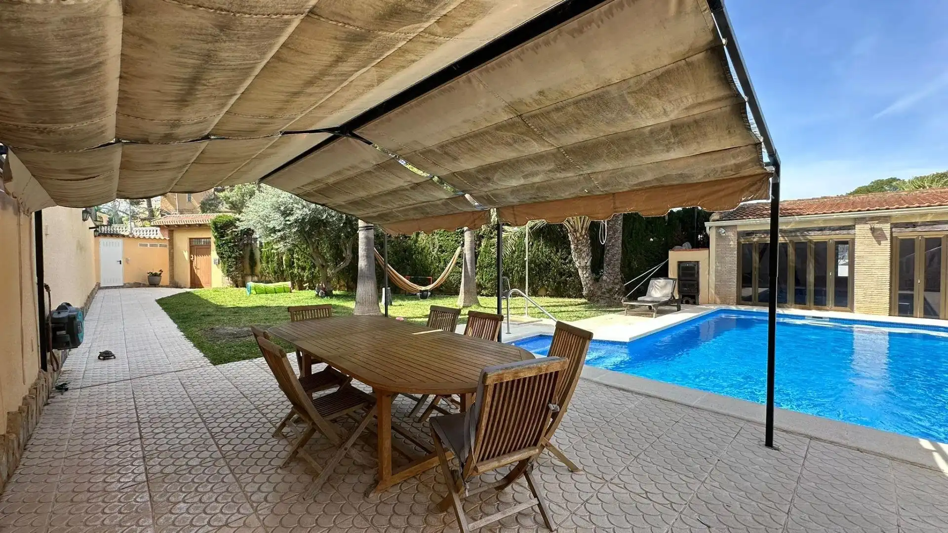 Terraza de Casa o chalet en venta en Torrevieja con Calefacción, Jardín privado y Piscina