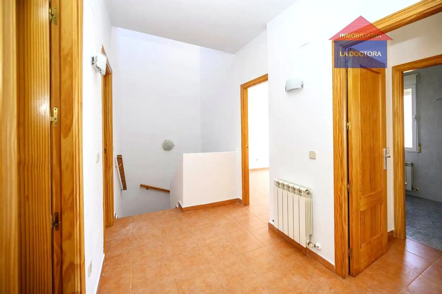 Casa adosada en venda en Camarena amb Calefacció, Jardí privat i Terrassa