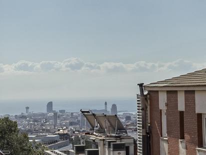 Exterior view of Flat for sale in  Barcelona Capital  with Air Conditioner, Heating and Terrace