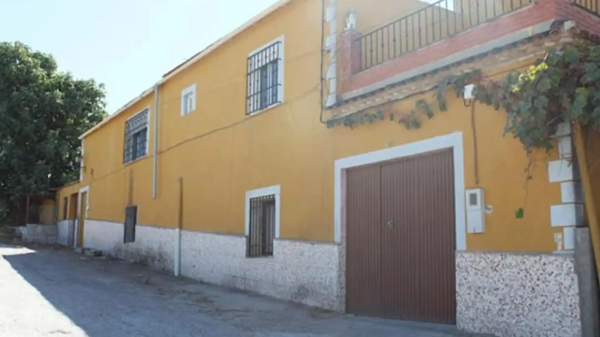 Houses for sale in De La Rambla Carretera, Fernán-Núñez