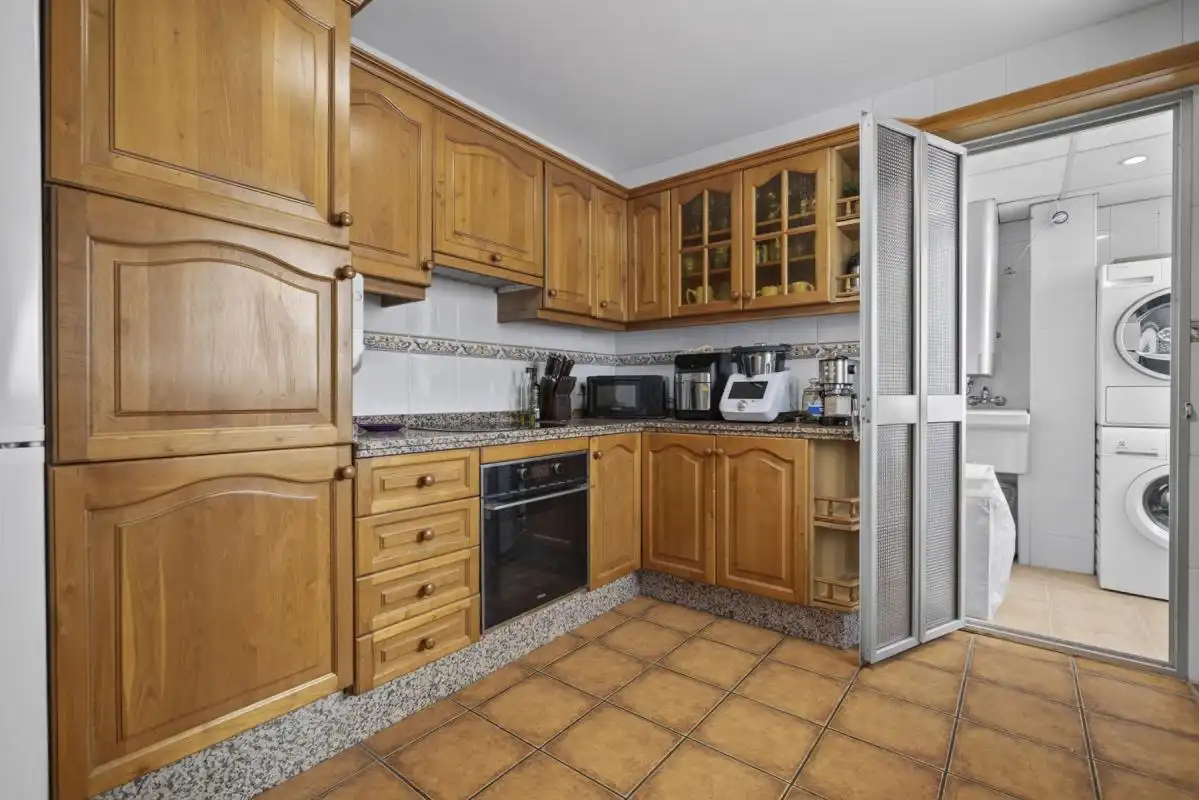 Kitchen of Flat for sale in Sevilla  with Air Conditioner and Heating