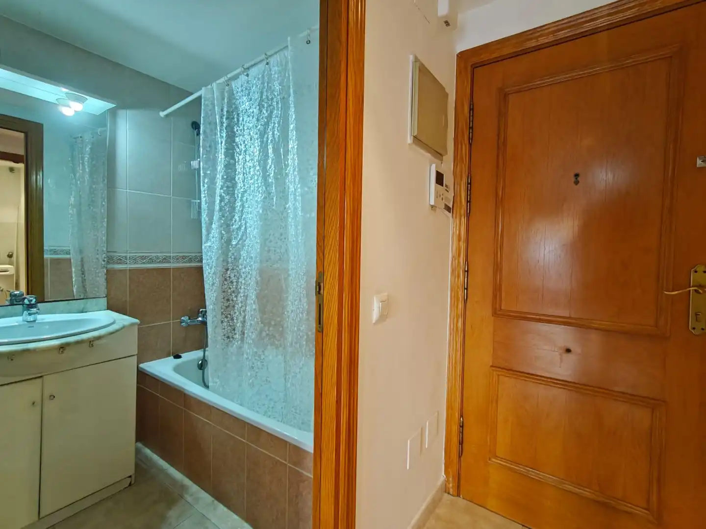Baño de Piso en venta en Girona con Calefacción