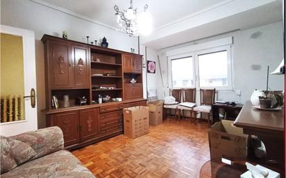 Living room of Flat for sale in Burgos Capital  with Heating, Parquet flooring and Terrace