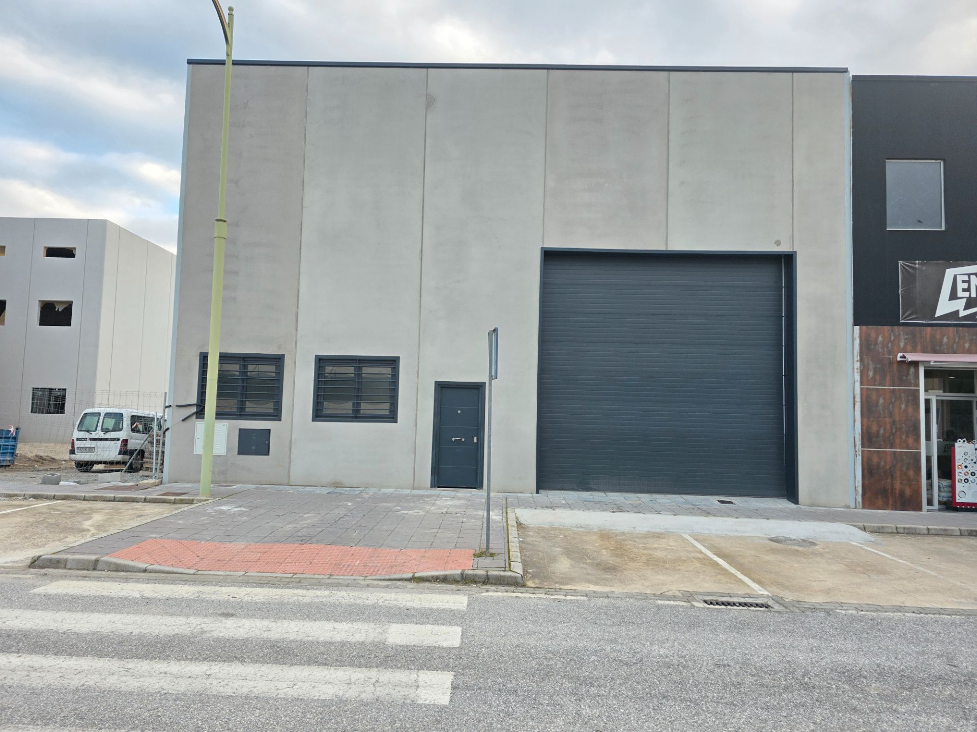 Vista exterior de Nau industrial de lloguer en La Zubia