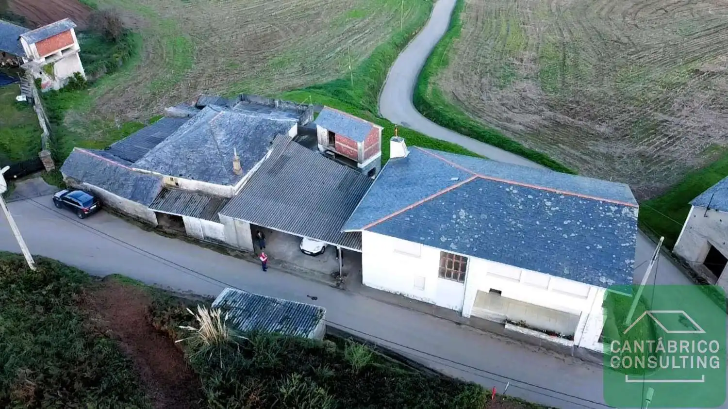 Außenansicht von Haus oder Chalet zum Verkauf in Navia mit Heizung