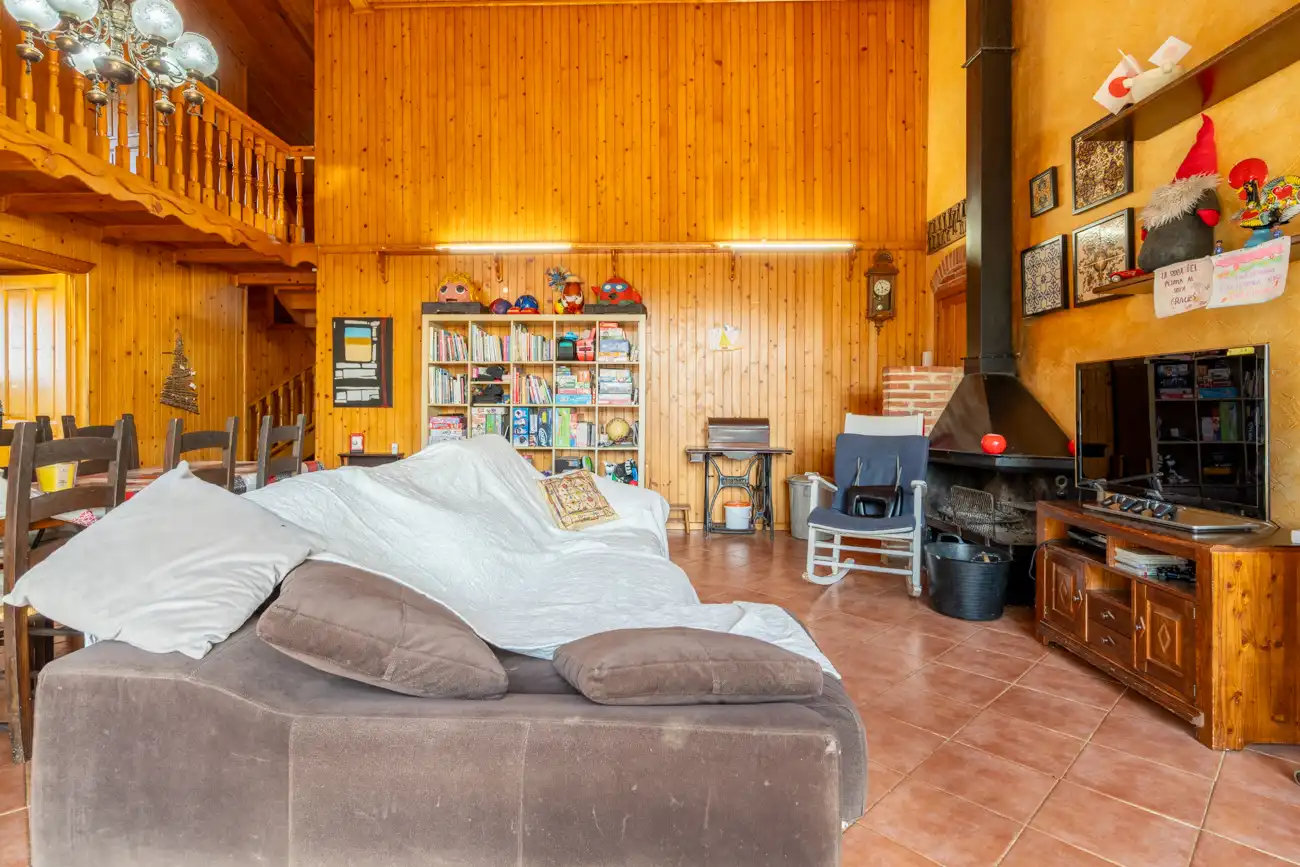 Sala d'estar de Finca rústica en venda en L'Aldea amb Jardí privat, Terrassa i Moblat