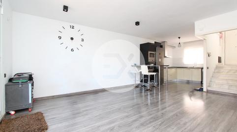 Foto 3 de Casa adosada en venda a Les Botigues de Sitges, Barcelona