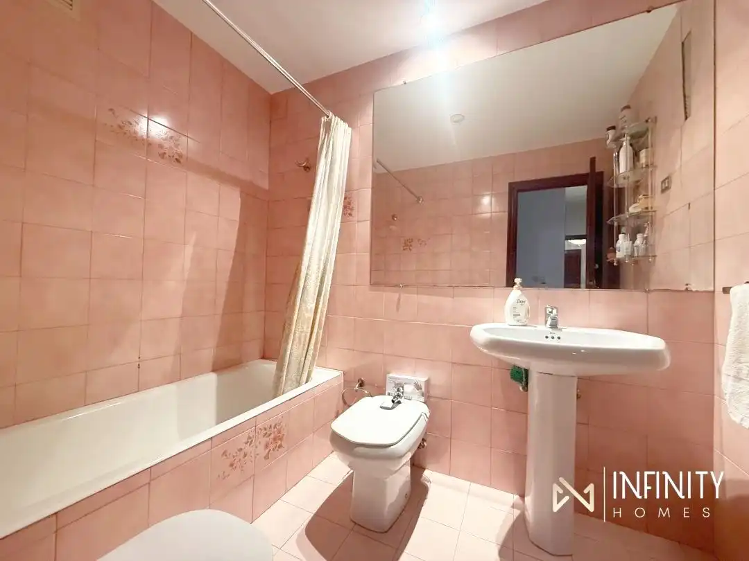 Flat for sale in Cosme Echevarrieta Kalea, Abandoibarra - Guggenheim