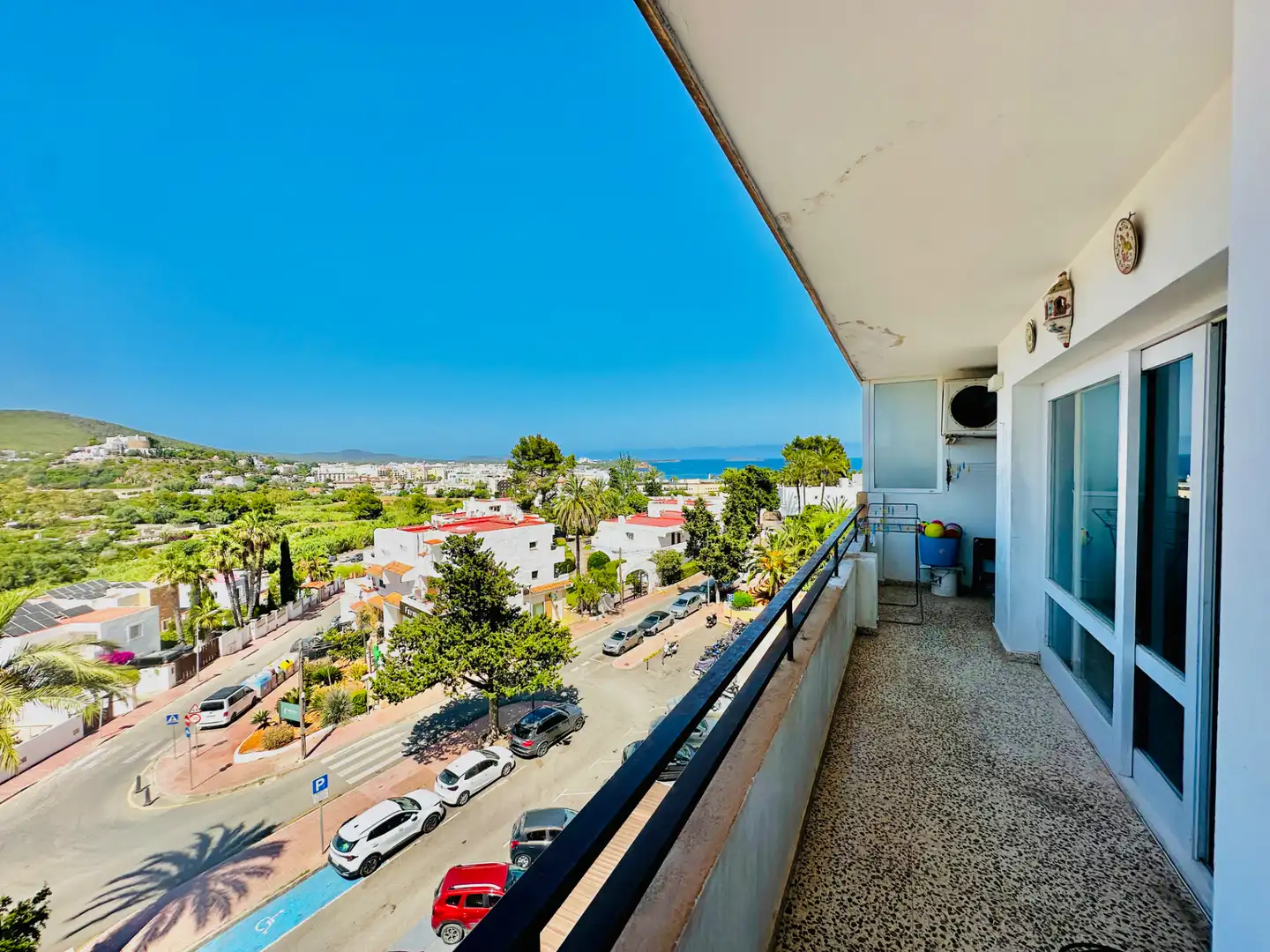 Vista exterior de Pis en venda en Santa Eulària des Riu amb Terrassa