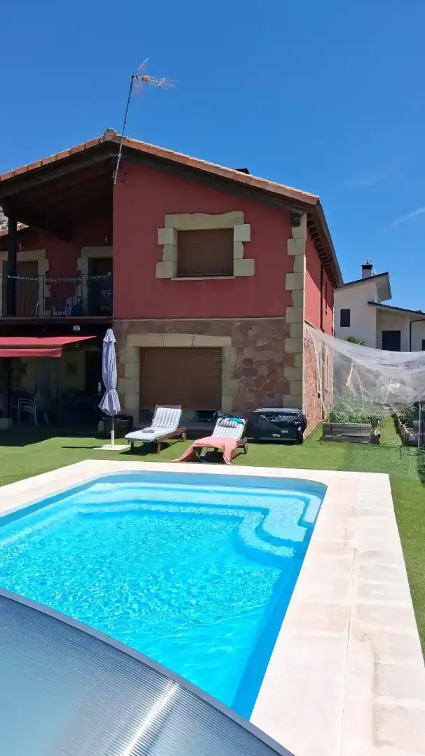 Piscina de Casa o chalet en venta en Golmayo con Jardín privado, Piscina y Amueblado