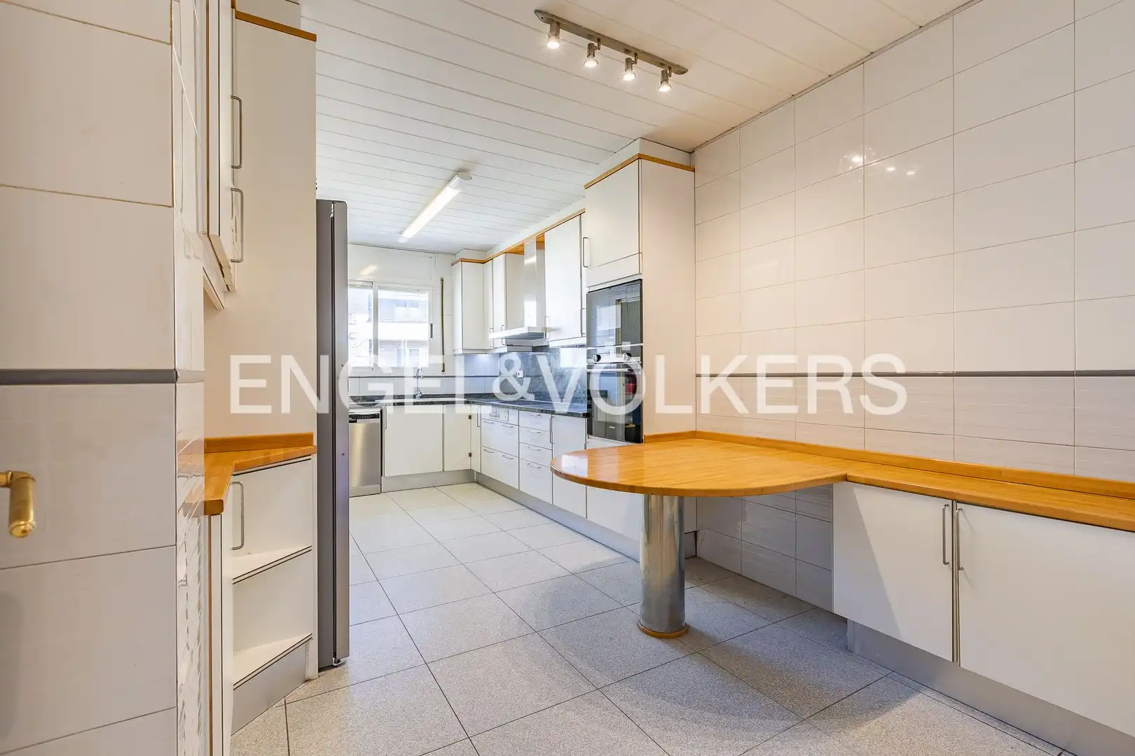 Cocina de Dúplex en venta en Terrassa con Aire acondicionado, Calefacción y Terraza