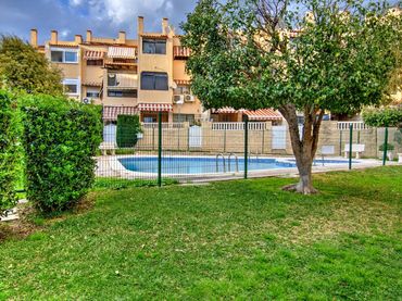 Casa bifamiliare con balcone in vendita a Villamontes - Boqueres