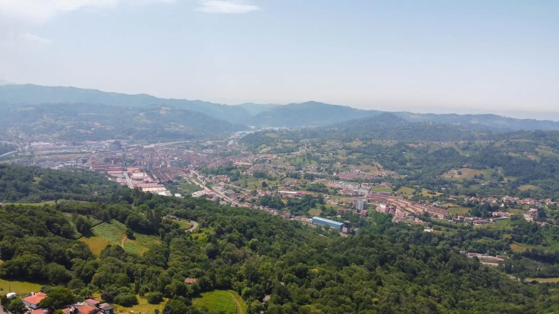 Vista exterior de Casa o chalet en venta en Langreo con Jardín privado y Amueblado
