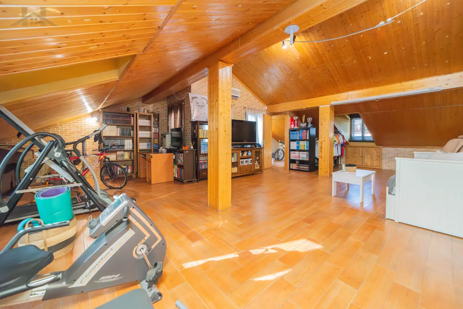 Duplexes for sale in Pinto  with Air Conditioner, Heating and Balcony