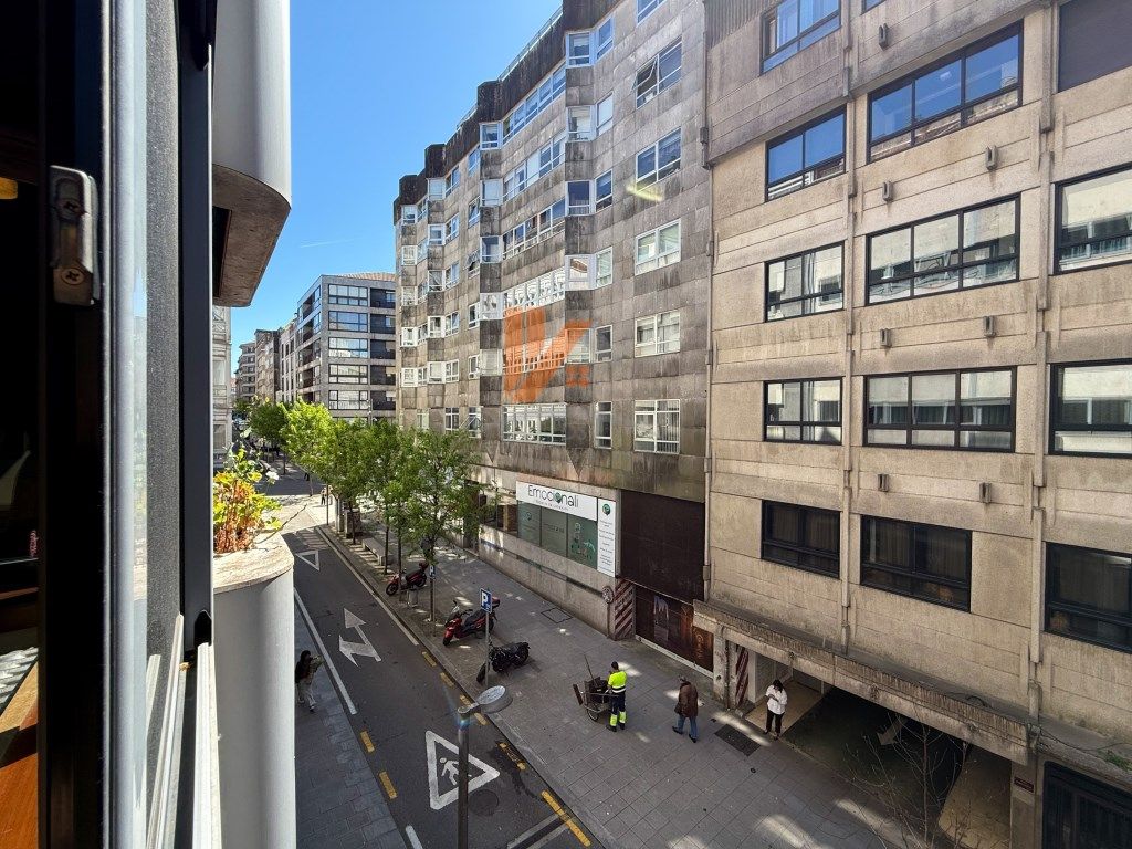 Vista exterior de Pis en venda en Santiago de Compostela  amb Terrassa