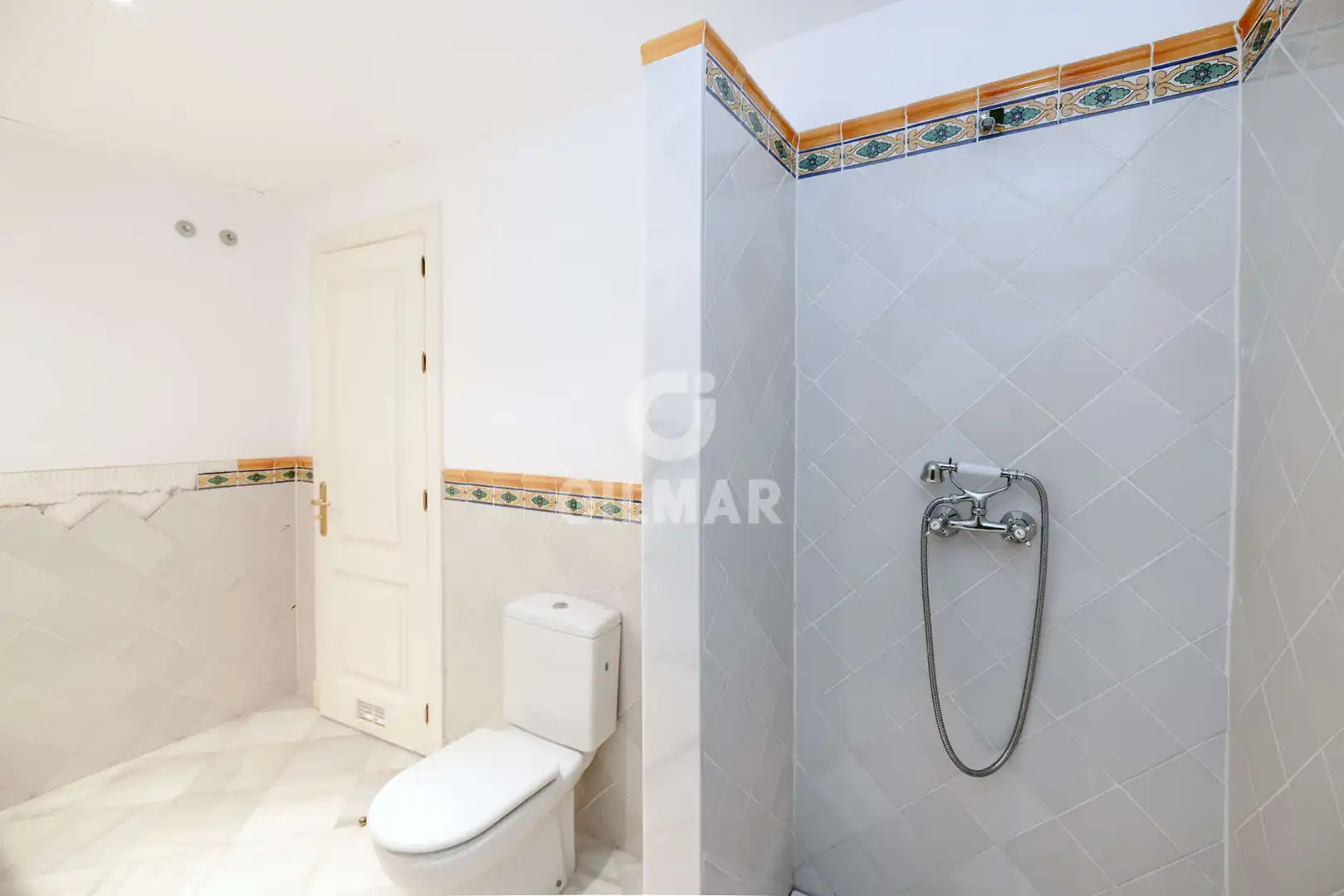 Baño de Casa adosada en venta en Benahavís con Calefacción y Piscina