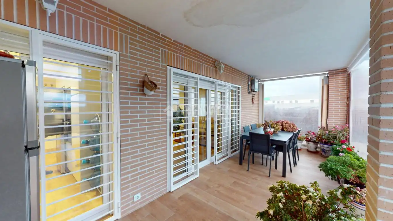 Terrassa de Casa adosada en venda en El Casar