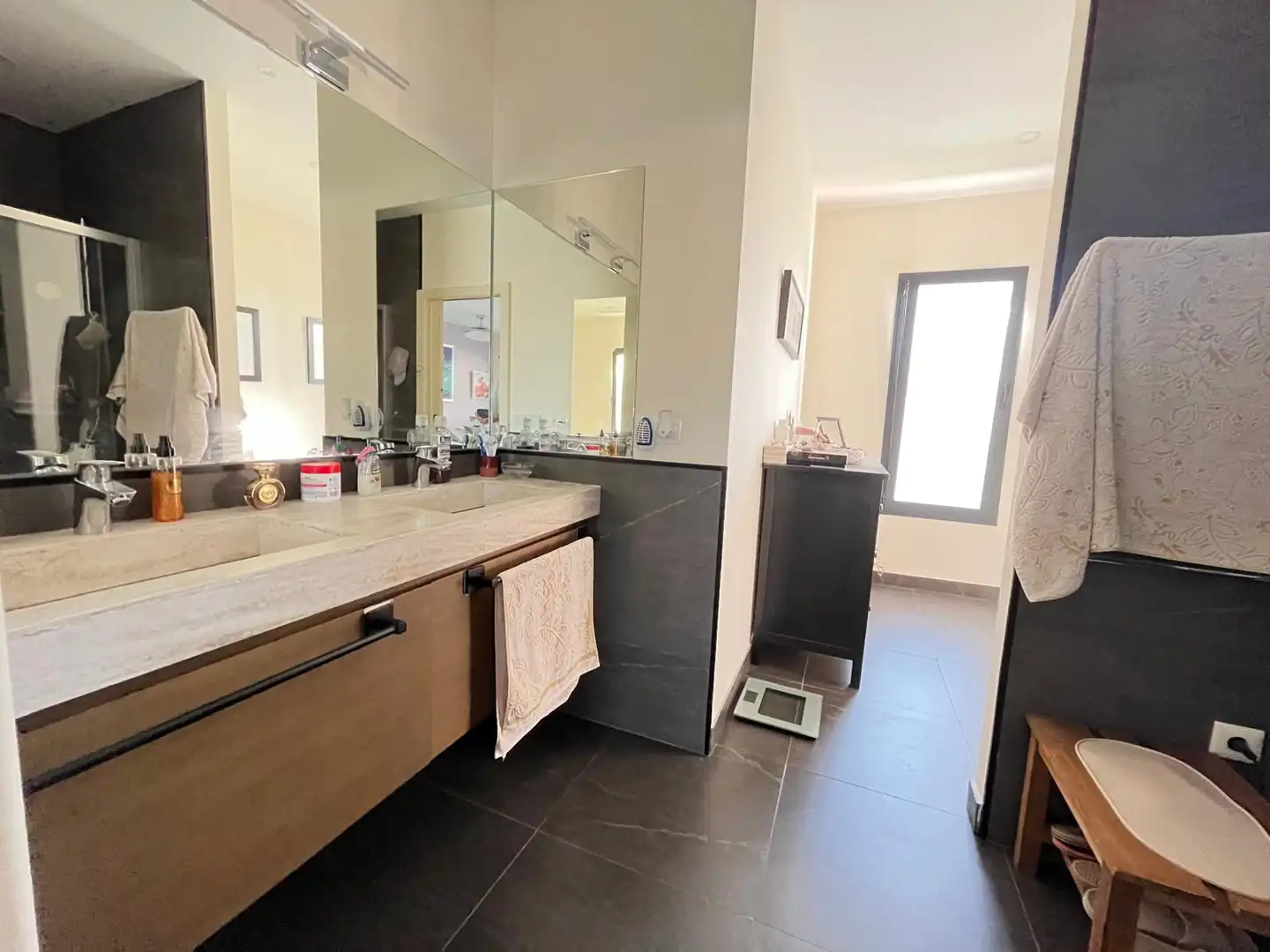 Bathroom of Houses for sale in Palomares del Río  with Air Conditioner, Private garden and Swimming Pool